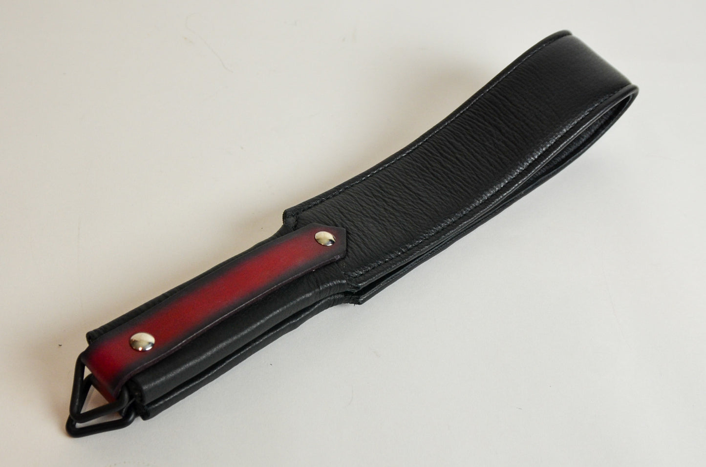 Split Thumper - Black with Red Two-Tone Handle Strap