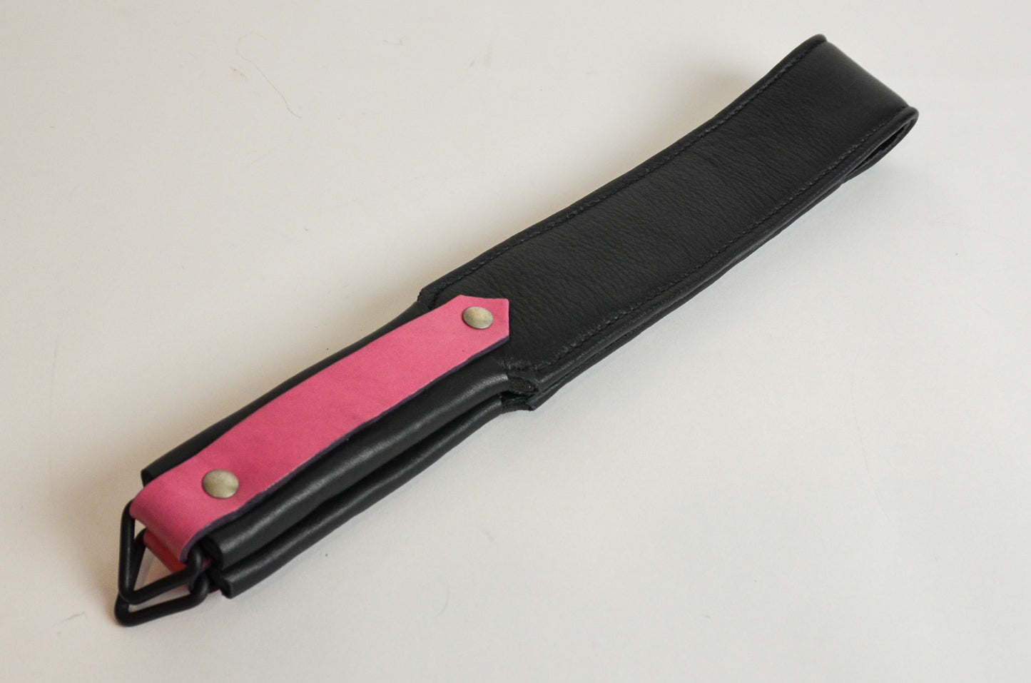 Split Thumper - Black with Pink Handle Strap