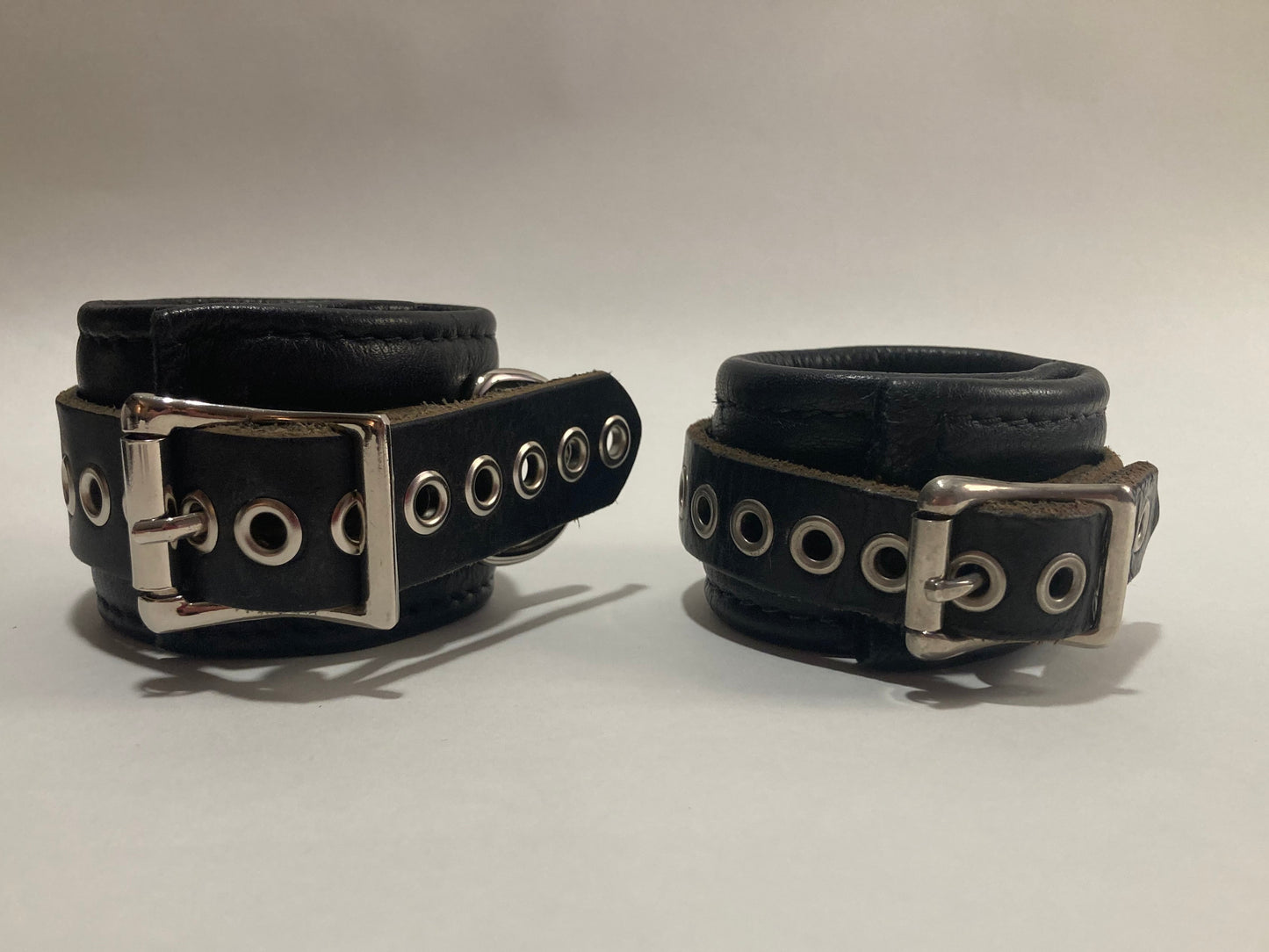 standard vs narrow cuffs
