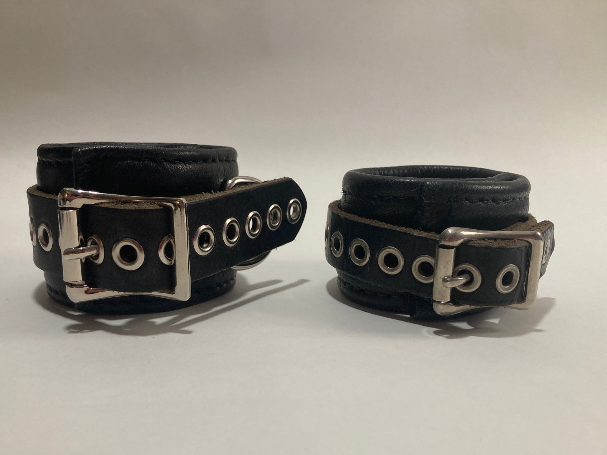 standard vs narrow cuffs
